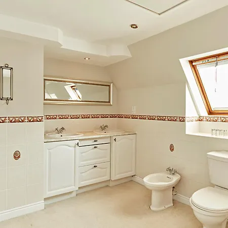 Pass The Keys Luxury 5 Bedroom Riverside Home In Town Centre Shrewsbury Exterior photo