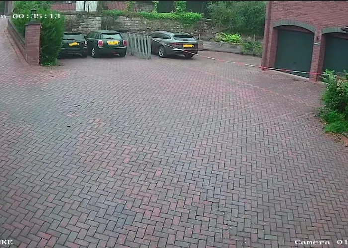 Pass The Keys Luxury 5 Bedroom Riverside Home In Town Centre