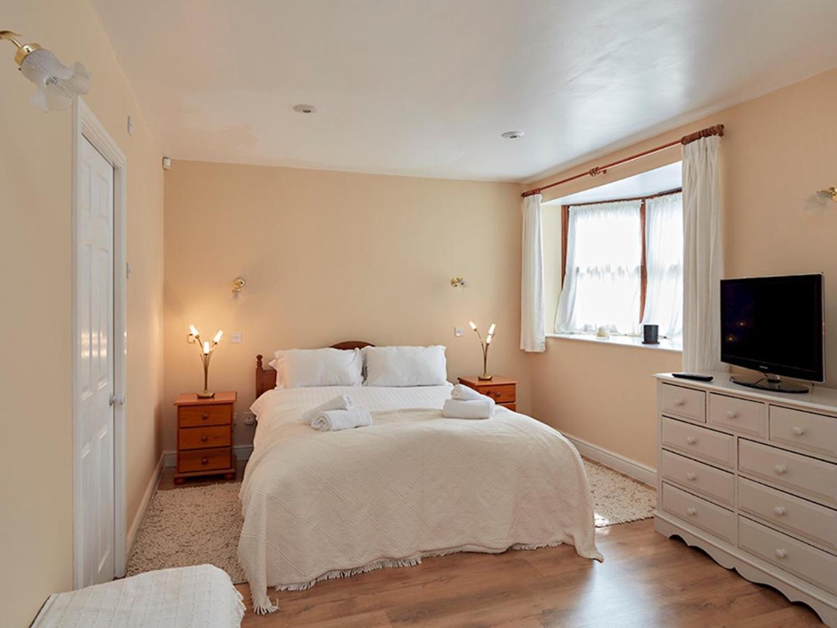 Holiday home Pass The Keys Luxury 5 Bedroom Riverside In Town Centre Shrewsbury